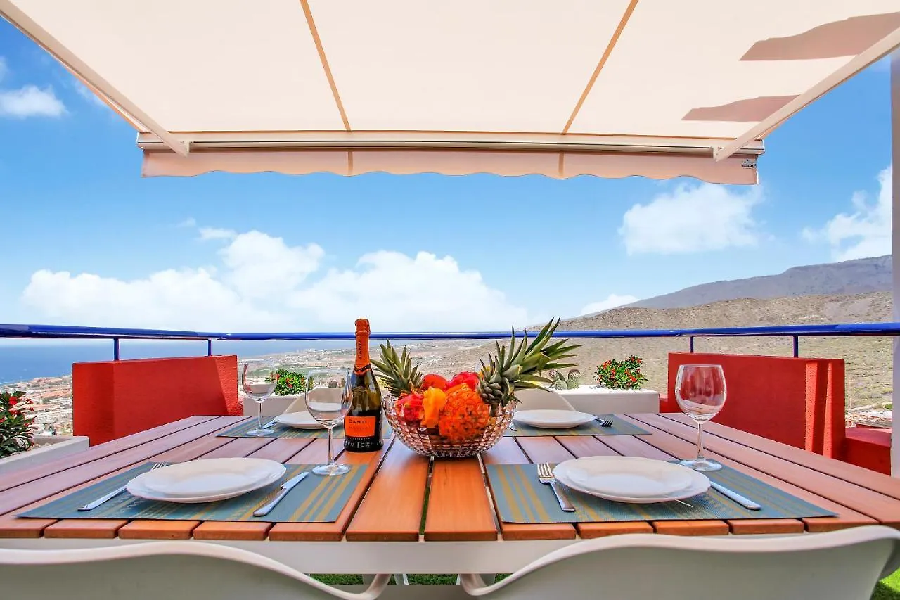 Wonderful View, Huge Terrace Solarium, Private Parking Apartment Costa Adeje