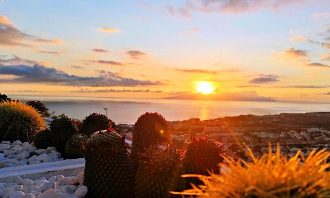 Wonderful View, Huge Terrace Solarium, Private Parking Apartment Costa Adeje